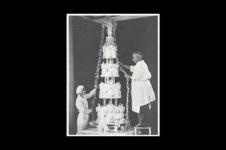 1893. godine McVities & Price priprema vjen anu tortu za princezu Mary di Teck i duku od Yorka